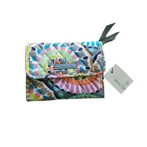 vera bradley rfid euro sunny medallion wallet nwt